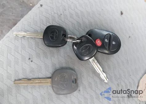 2011 Toyota Tacoma Base V6 z USA, uszkodzony, nr VIN 3TMLU4EN6BM069496